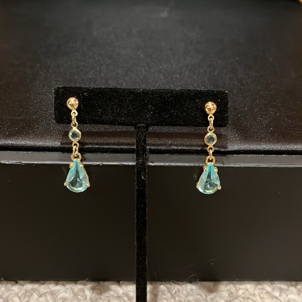 Earrings - Picture 5 of 7